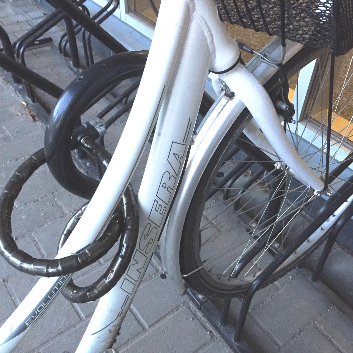 fietsparkeren fietsenrek A-11 met aanbindbeugel enkelzijdig detail